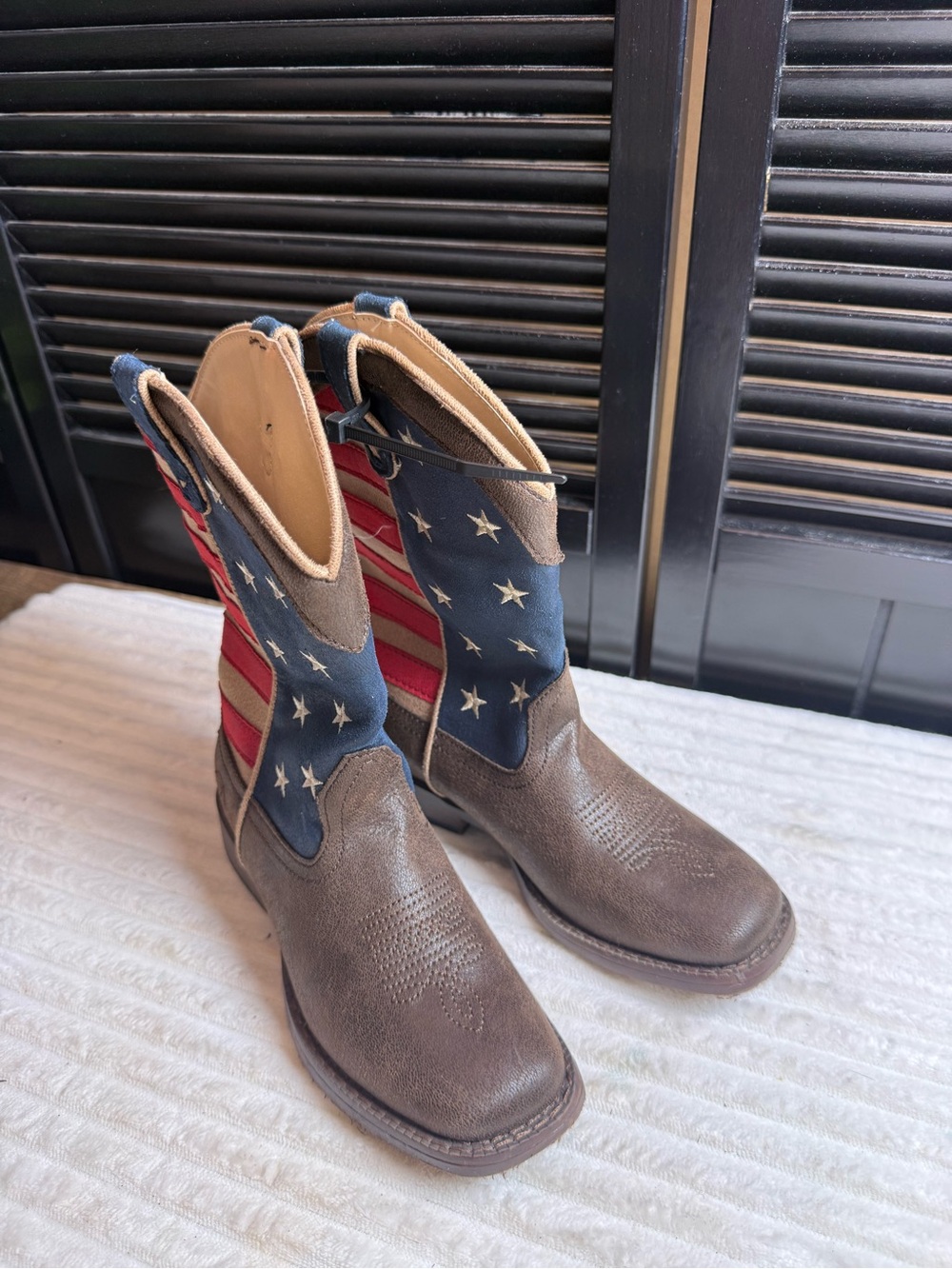 Roper Boys Western Flag Print Brown Blue Red Pull-On Boots